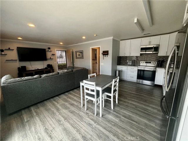 2910 Bradford Place, Santa Ana, CA 92707