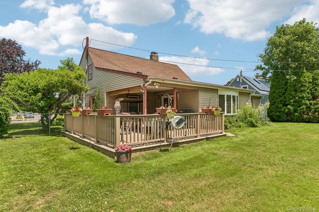 83 Coppersmith Road, Levittown, NY 11756