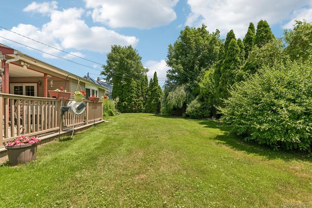 83 Coppersmith Road, Levittown, NY 11756