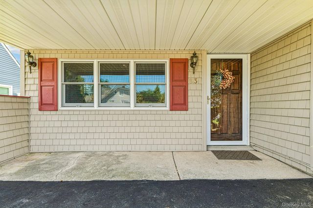 83 Coppersmith Road, Levittown, NY 11756