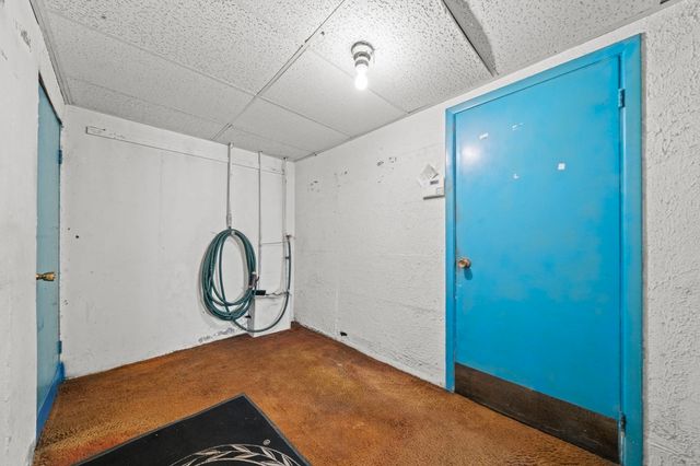 5 Anderson St, Peabody, MA 01960