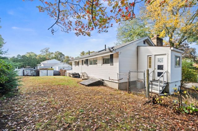5 Anderson St, Peabody, MA 01960