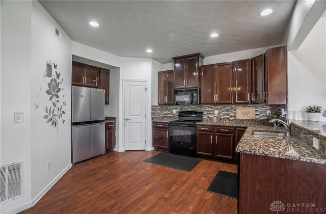 512 Reading Road, Dayton, OH 45404