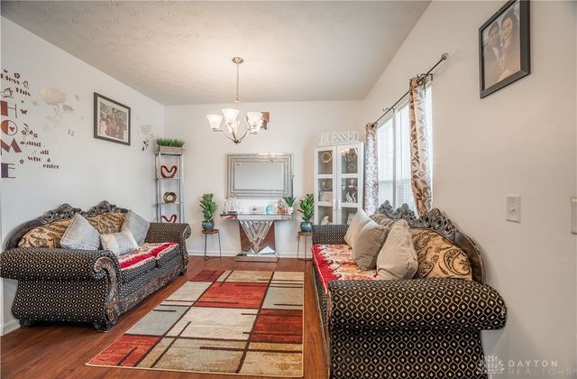 512 Reading Road, Dayton, OH 45404