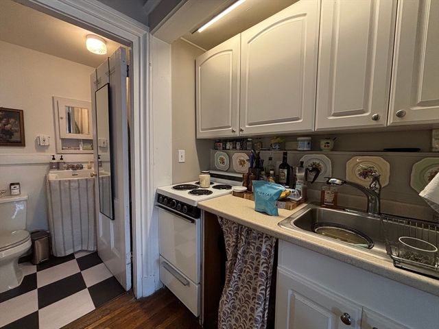 98 Charles St. 12A, Boston, MA 02114