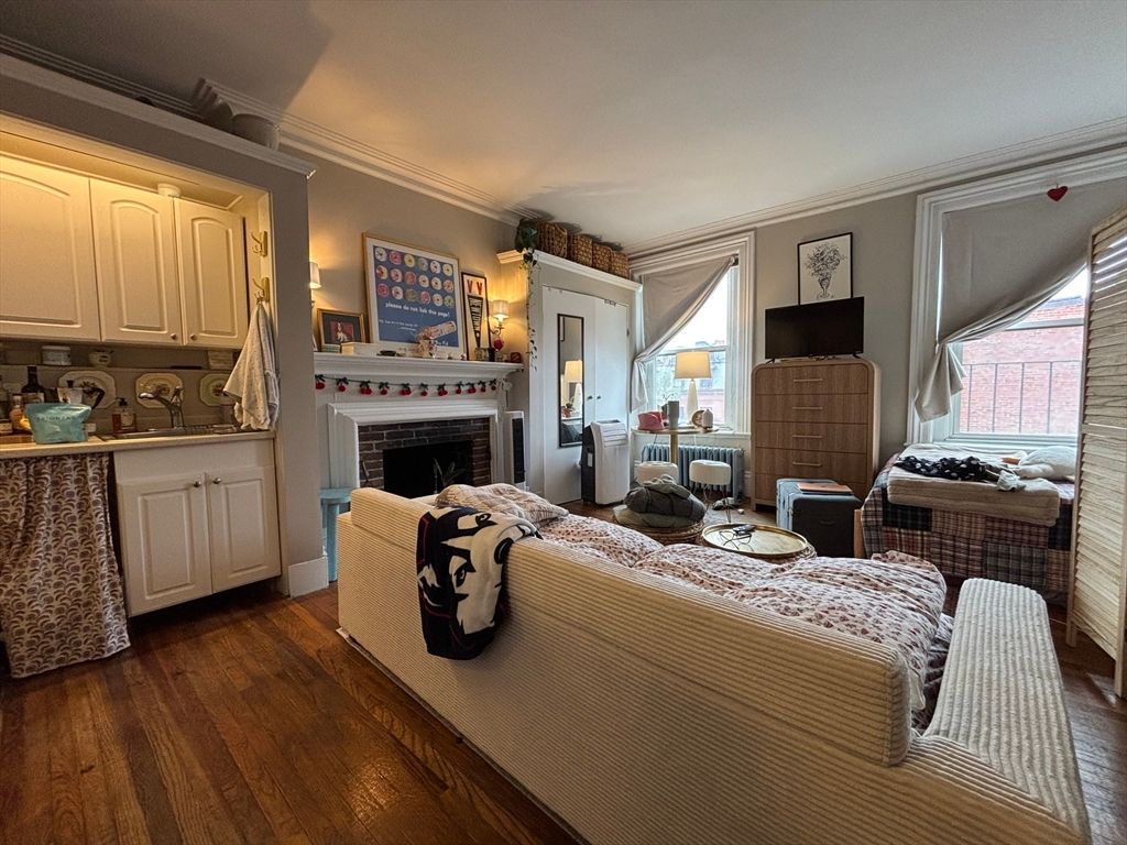 98 Charles St. 12A, Boston, MA 02114