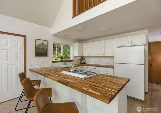 1620 W Cushman Ridge Road, Hoodsport, WA 98563