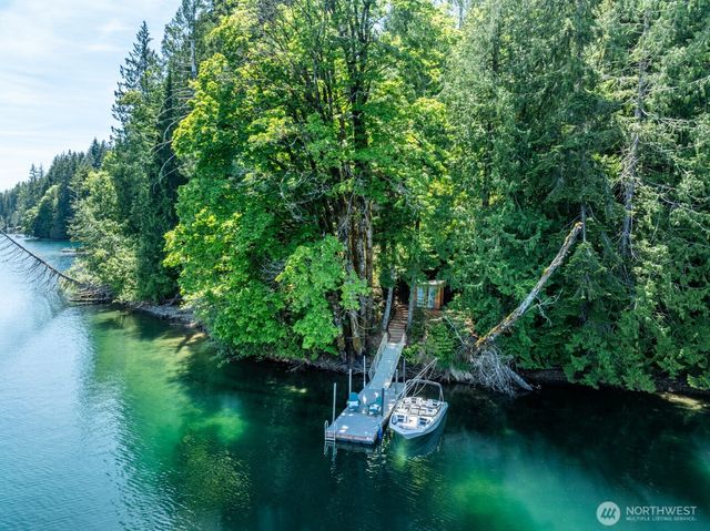 1620 W Cushman Ridge Road, Hoodsport, WA 98563