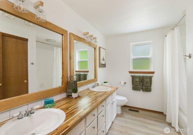 1620 W Cushman Ridge Road, Hoodsport, WA 98563