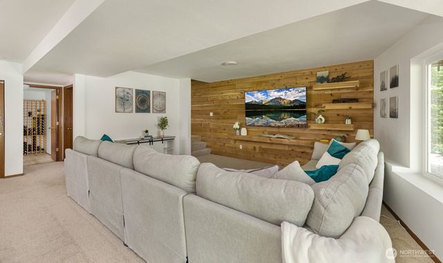 1620 W Cushman Ridge Road, Hoodsport, WA 98563
