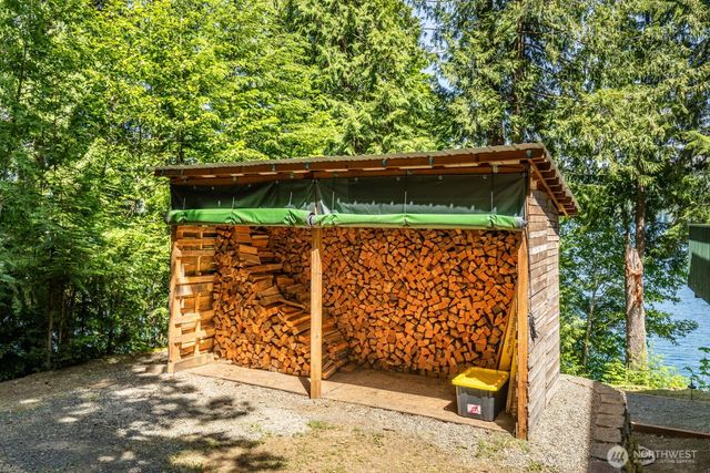 1620 W Cushman Ridge Road, Hoodsport, WA 98563