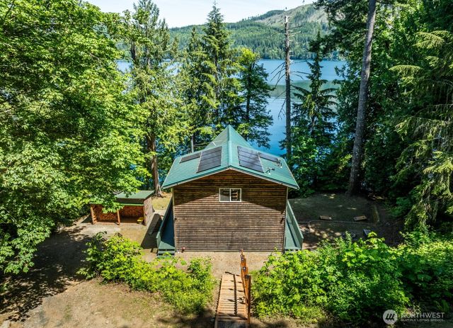 1620 W Cushman Ridge Road, Hoodsport, WA 98563