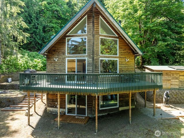 1620 W Cushman Ridge Road, Hoodsport, WA 98563