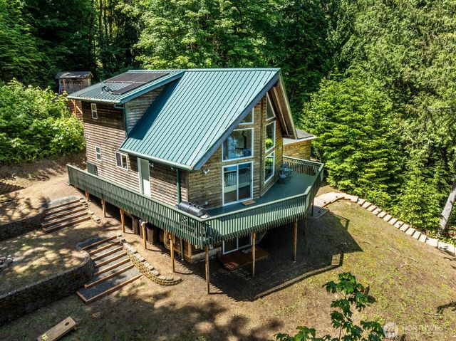 1620 W Cushman Ridge Road, Hoodsport, WA 98563