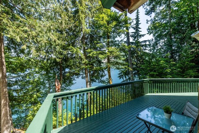 1620 W Cushman Ridge Road, Hoodsport, WA 98563