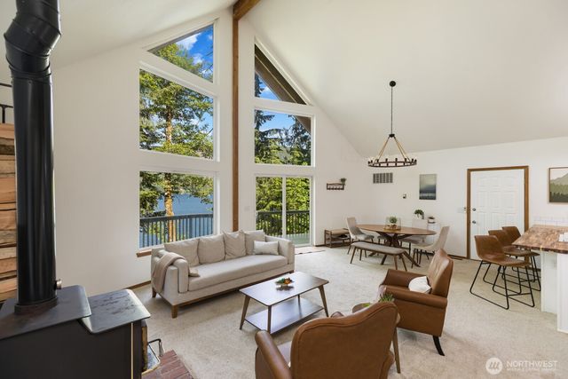 1620 W Cushman Ridge Road, Hoodsport, WA 98563