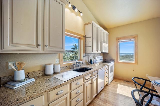 382 Largo Avenue, Palmer Lake, CO 80133