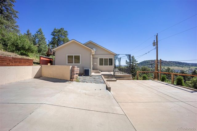 382 Largo Avenue, Palmer Lake, CO 80133