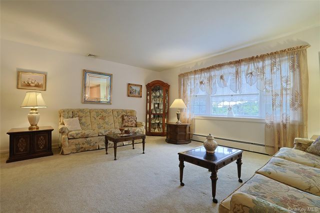 60 Gerardine Place, New City, NY 10956