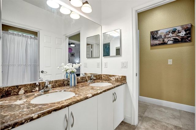 14957 SW 34th St, Davie, FL 33331