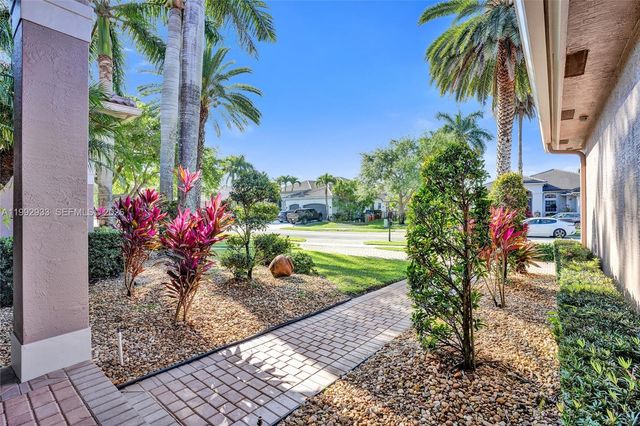 14957 SW 34th St, Davie, FL 33331