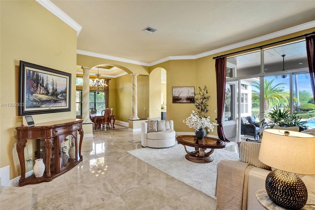 Image 13 of property listing at 14957 SW 34th St, Davie, FL 33331