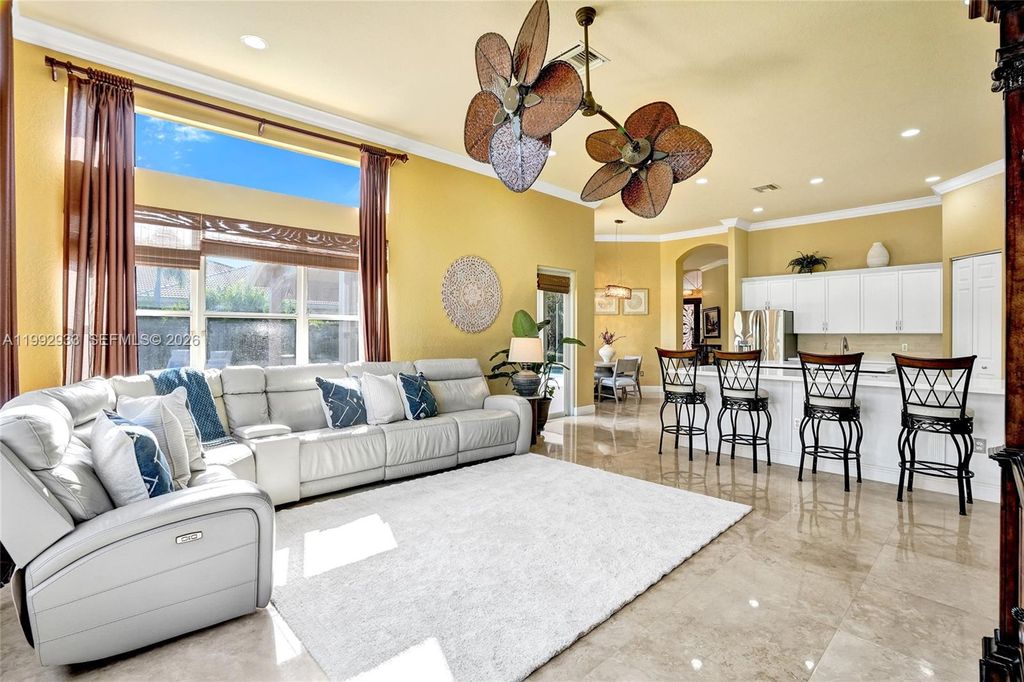 Image 29 of property listing at 14957 SW 34th St, Davie, FL 33331