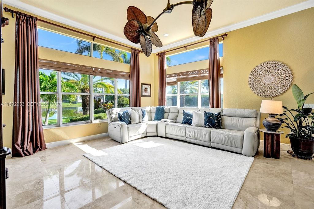 Image 30 of property listing at 14957 SW 34th St, Davie, FL 33331