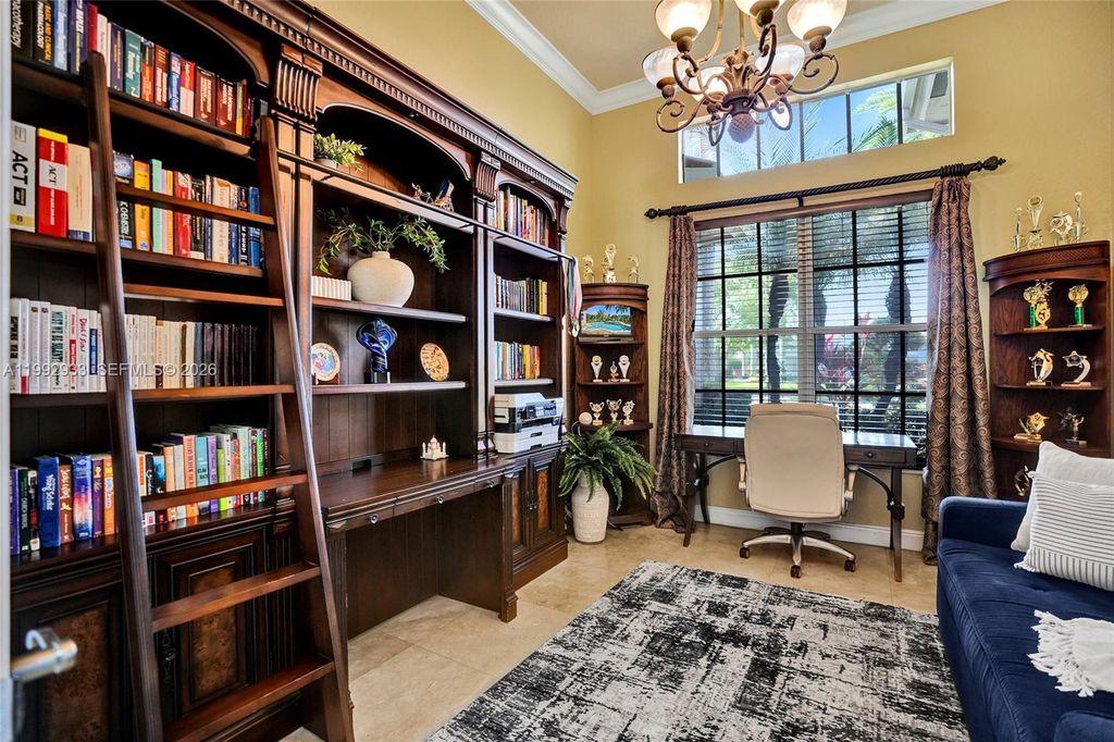 Image 32 of property listing at 14957 SW 34th St, Davie, FL 33331