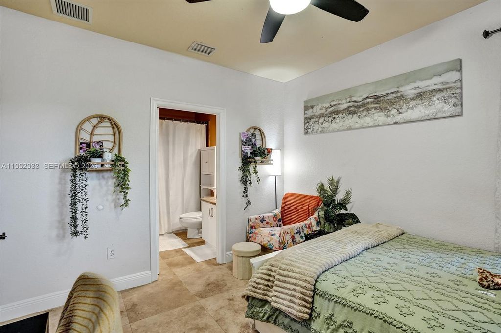 Image 47 of property listing at 14957 SW 34th St, Davie, FL 33331