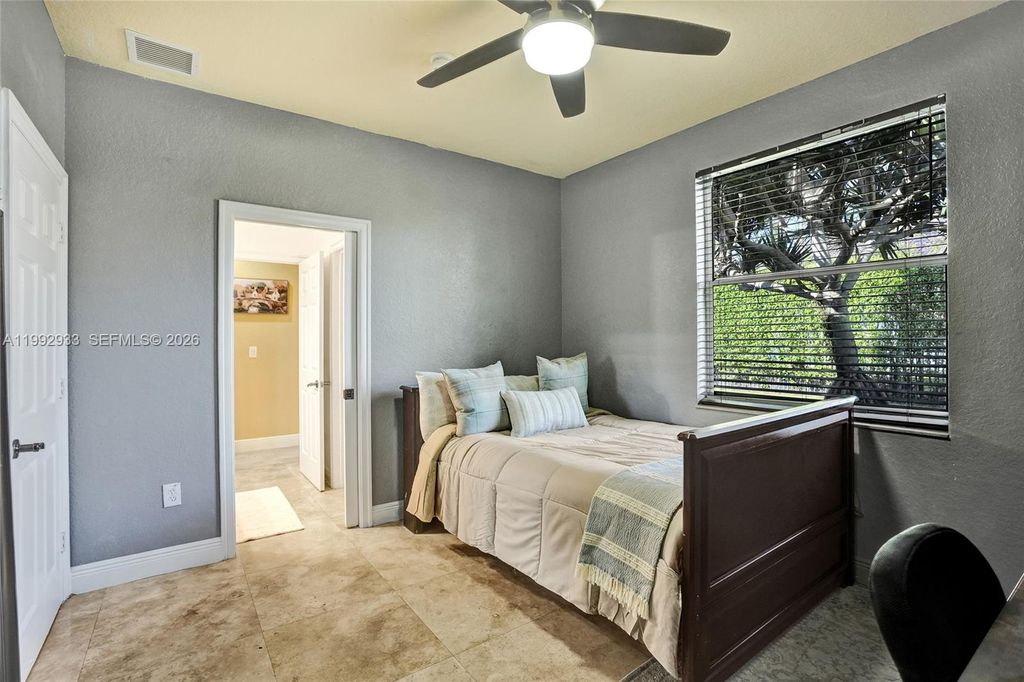 Image 49 of property listing at 14957 SW 34th St, Davie, FL 33331