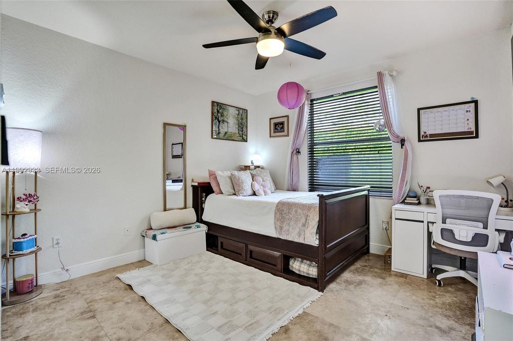 Image 54 of property listing at 14957 SW 34th St, Davie, FL 33331