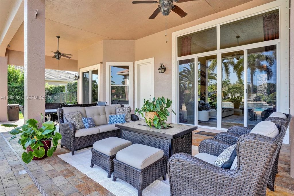 Image 56 of property listing at 14957 SW 34th St, Davie, FL 33331