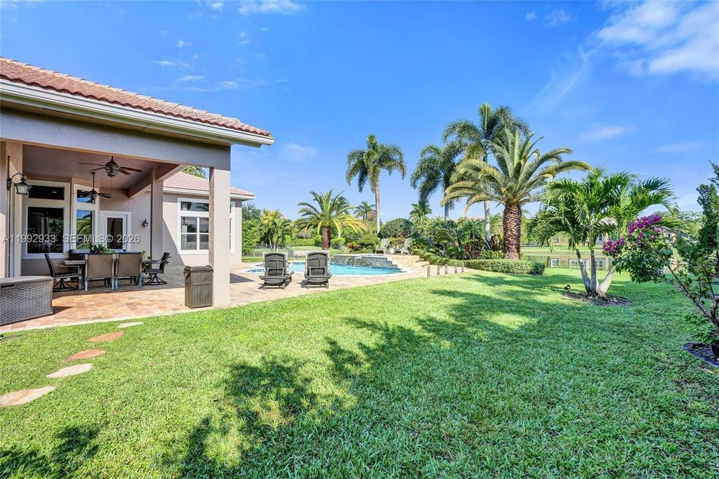 Image 66 of property listing at 14957 SW 34th St, Davie, FL 33331