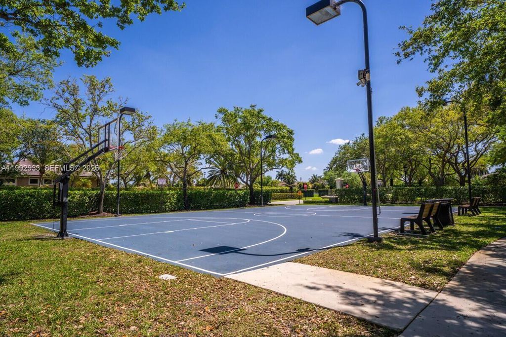 Image 76 of property listing at 14957 SW 34th St, Davie, FL 33331