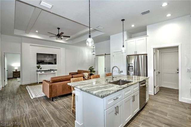 1137 SW 2nd ST, Cape Coral, FL 33991