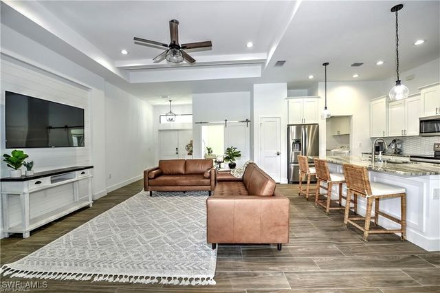 1137 SW 2nd ST, Cape Coral, FL 33991