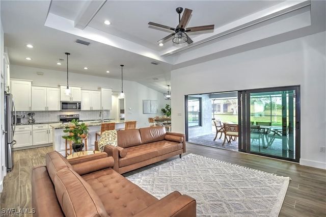 1137 SW 2nd ST, Cape Coral, FL 33991