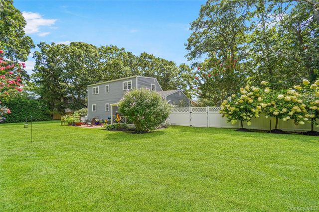 10 Tall Oak Lane, Remsenburg, NY 11960