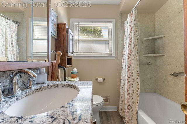 8245 N Hubbard Street, Westland, MI 48185
