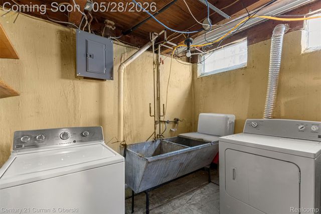 8245 N Hubbard Street, Westland, MI 48185