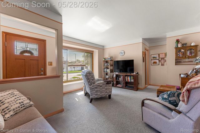 8245 N Hubbard Street, Westland, MI 48185