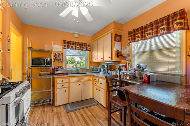 8245 N Hubbard Street, Westland, MI 48185
