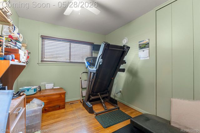 8245 N Hubbard Street, Westland, MI 48185