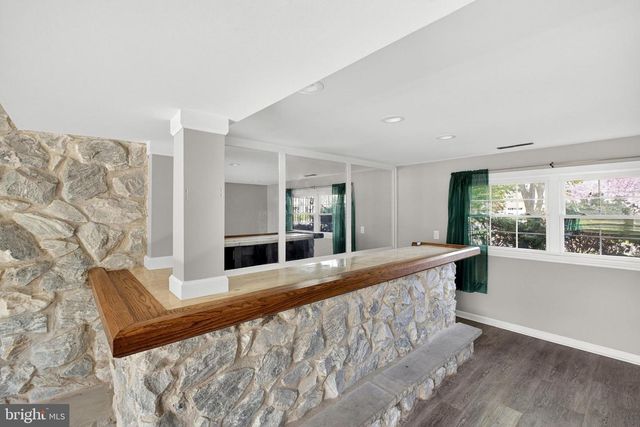 300 FAIRMOUNT AVE, Blackwood, NJ 08012