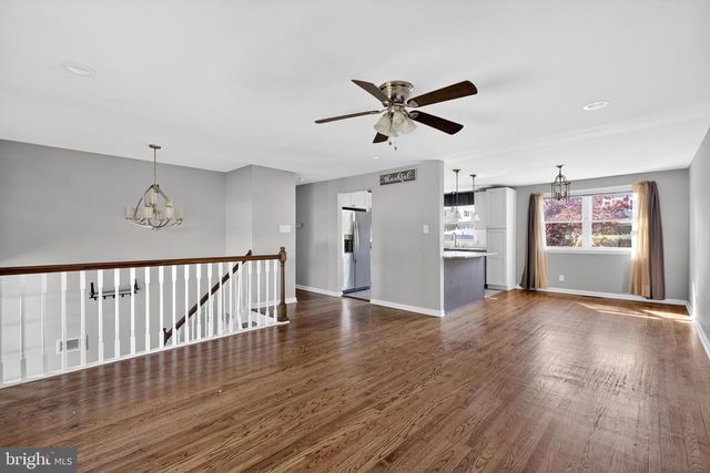 300 FAIRMOUNT AVE, Blackwood, NJ 08012