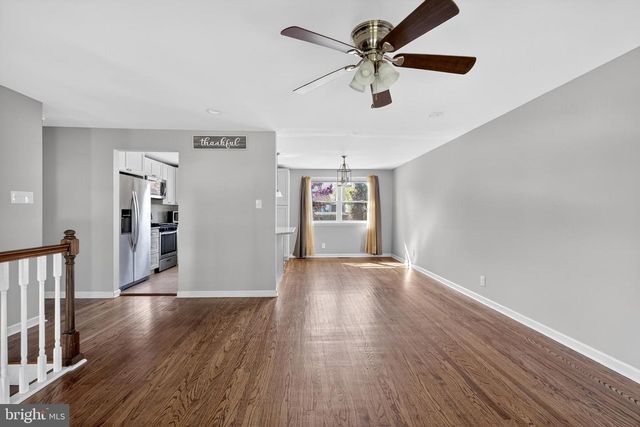 300 FAIRMOUNT AVE, Blackwood, NJ 08012