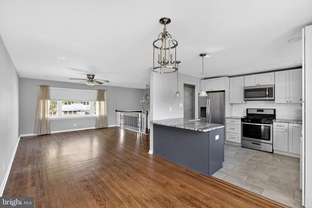 300 FAIRMOUNT AVE, Blackwood, NJ 08012