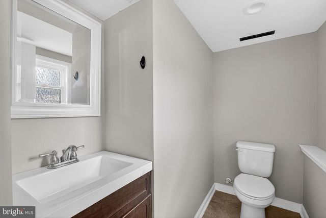 300 FAIRMOUNT AVE, Blackwood, NJ 08012