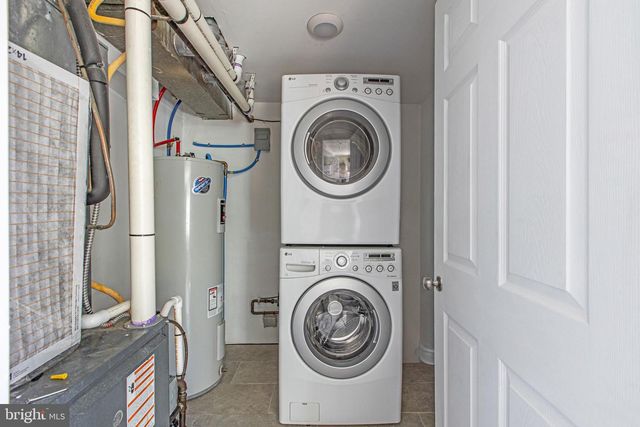 300 FAIRMOUNT AVE, Blackwood, NJ 08012